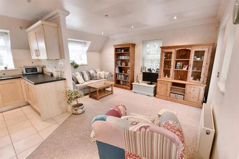 1 bedroom flat for sale, Christchurch Place, Eastbourne