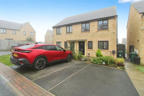 3 bedroom semi-detached house for sale, Meadow Bank, Bradford BD15