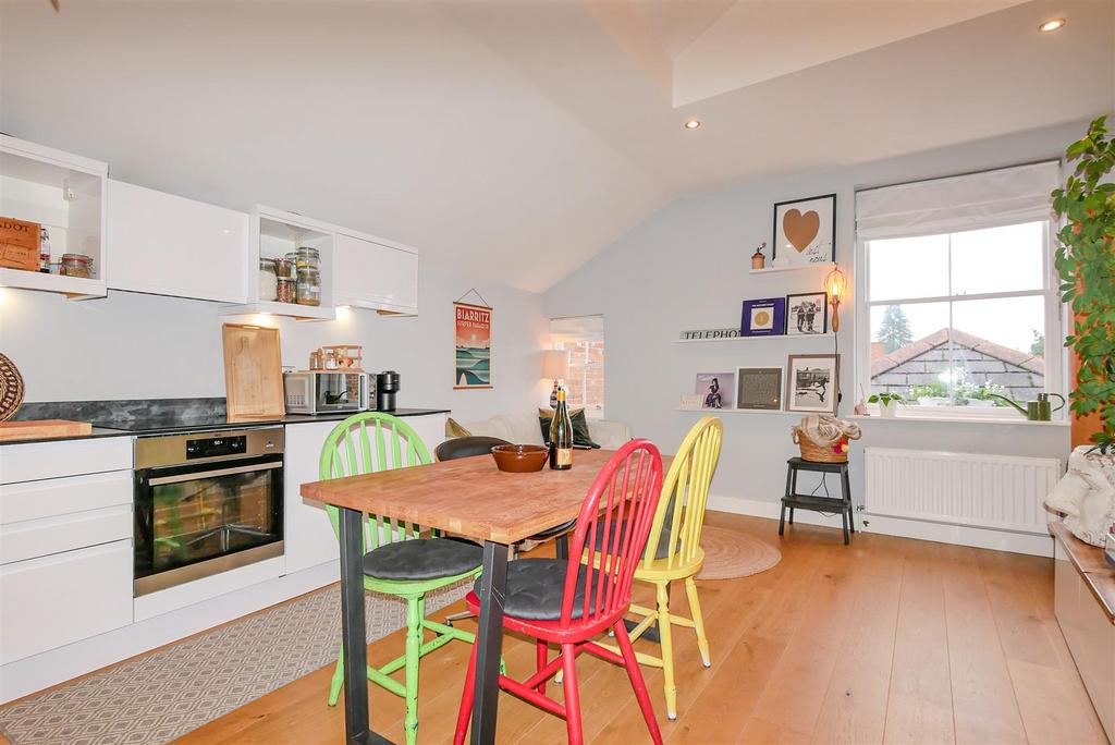 Kitchen / reception room