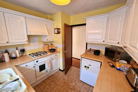 2 bedroom bungalow for sale, New Road, Canvey Island