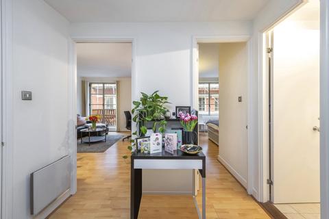 undefined, The Circle, Queen Elizabeth Street, London