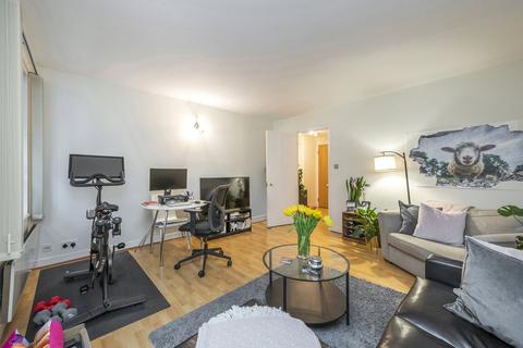 undefined, The Circle, Queen Elizabeth Street, London
