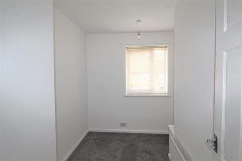 3 bedroom terraced house to rent, Bleasdale Road, M22 1RX