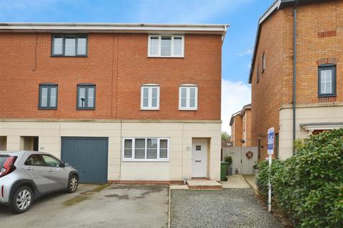 4 bedroom end of terrace house for sale, Kingfisher Way, Scunthorpe