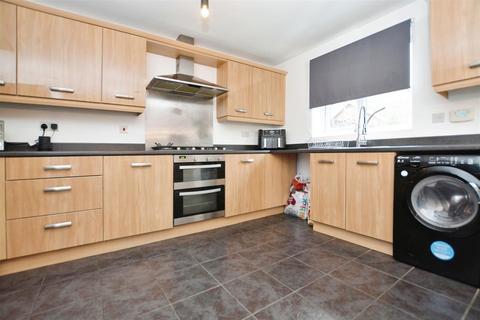 4 bedroom end of terrace house for sale, Kingfisher Way, Scunthorpe