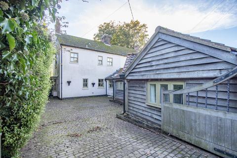 4 bedroom cottage for sale, Norwich Road, Fakenham, Norfolk, NR21