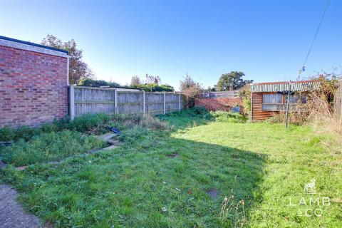 2 bedroom semi-detached bungalow for sale, Manfield Gardens, Clacton-On-Sea CO16