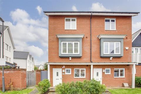 4 bedroom semi-detached house for sale, Greenwich Drive, High Wycombe HP11