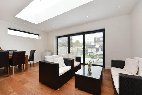 5 bedroom semi-detached house for sale, Cardiff Road, Boston Manor