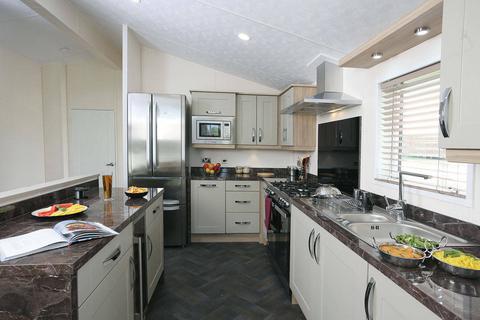 2 bedroom park home for sale, Cheltenham, Gloucestershire, GL50