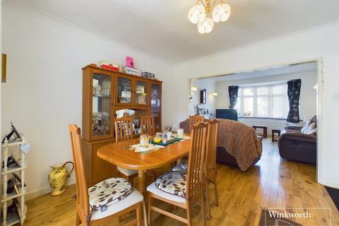 3 bedroom semi-detached house for sale, Briarwood Close, London NW9