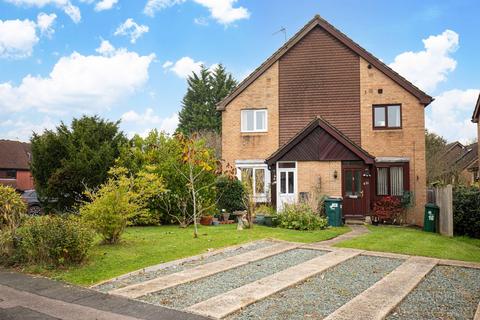 1 bedroom semi-detached house for sale, Guinevere Road, Crawley RH11