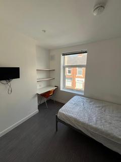 4 bedroom house share to rent, Watford Street