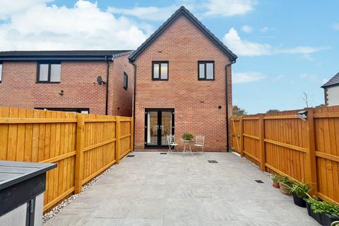 3 bedroom detached house for sale, Helmfield, Westhoughton, BL5