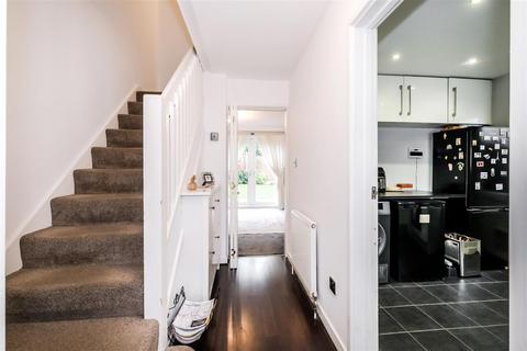 22 Greenbank Close, Chingford, London, E4 6TT