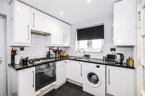 22 Greenbank Close, Chingford, London, E4 6TT