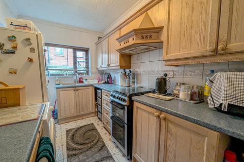 2 bedroom terraced house for sale, Coniston Street, Leigh