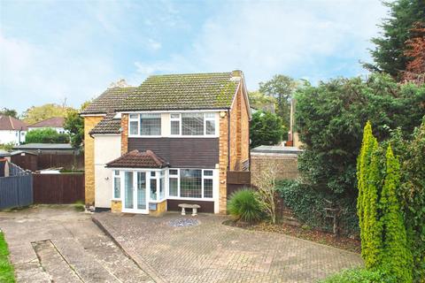 4 bedroom detached house for sale, Windsor Close, Cheshunt