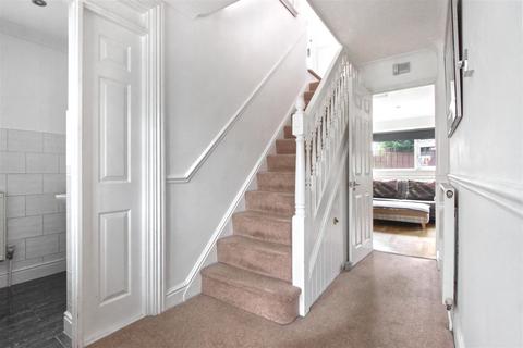 4 bedroom detached house for sale, Windsor Close, Cheshunt