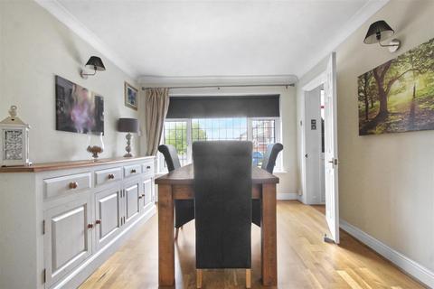 29 Windsor Close, Cheshunt, Waltham Cross, EN7 5LW