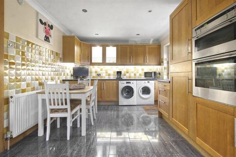 29 Windsor Close, Cheshunt, Waltham Cross, EN7 5LW