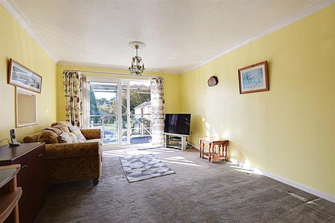 2 bedroom flat for sale, Heighton Close, Bexhill-On-Sea