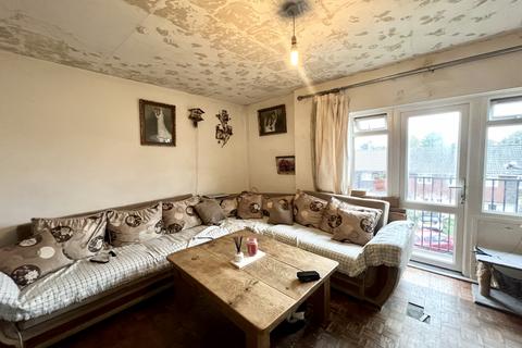 3 bedroom flat to rent, Ashton Road, EN3