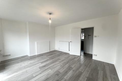 3 bedroom flat to rent, Ashton Road, EN3