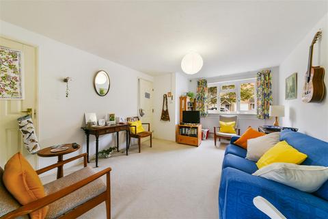 3 Wilkins Close, Mitcham, CR4 3SA