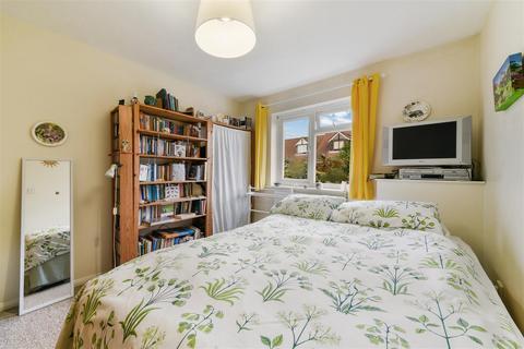 3 Wilkins Close, Mitcham, CR4 3SA