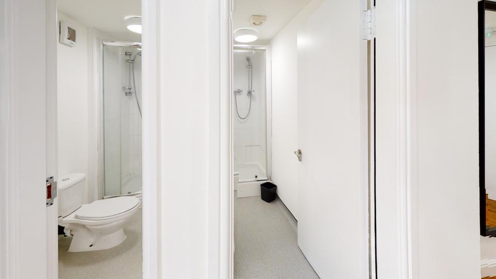 1-54-Glasshouse-St-Bathroom(3)