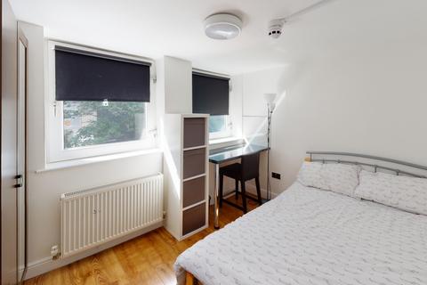 4 bedroom terraced house to rent, Flat 1, 54 Glasshouse Street, Nottingham, Nottinghamshire, NG1