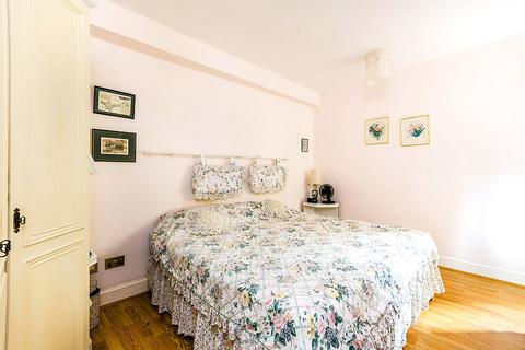 1 bedroom flat to rent, Chelsea Cloisters, Sloane Avenue, Chelsea, London SW3