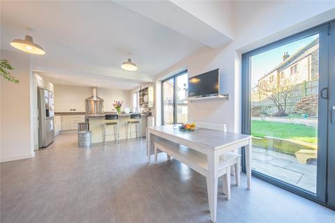 4 bedroom detached house for sale, Manor Court, Leeds, West Yorkshire