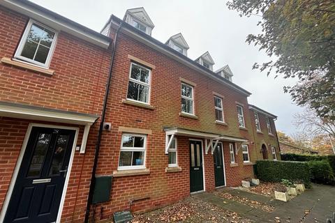 3 bedroom townhouse to rent, Ayden Grove, Durham