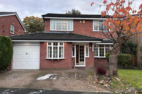 4 bedroom detached house to rent, Oakham Close, Bury