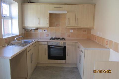 2 bedroom end of terrace house to rent, Carter Close, Abbey Fields