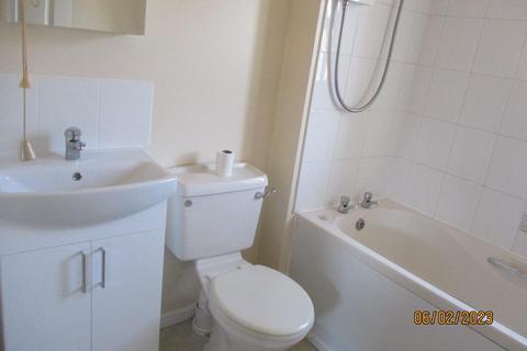 2 bedroom end of terrace house to rent, Carter Close, Abbey Fields