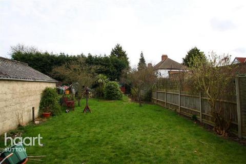 3 bedroom semi-detached house to rent, Plough Lane, Surrey