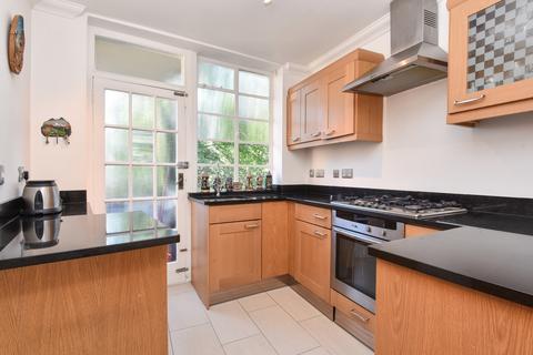 3 bedroom flat to rent, Cholmeley Park London N6