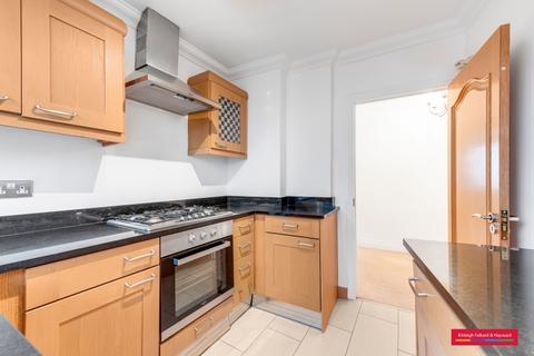 3 bedroom flat to rent, Cholmeley Park London N6