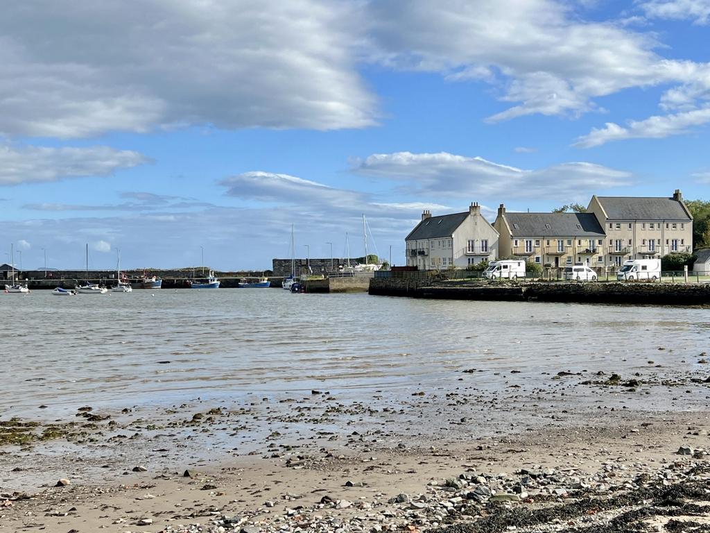 3 Callanders Close, Garlieston - Williamson and He