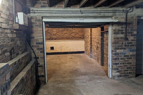 Garage to rent, Ravelston Heights, Edinburgh EH4