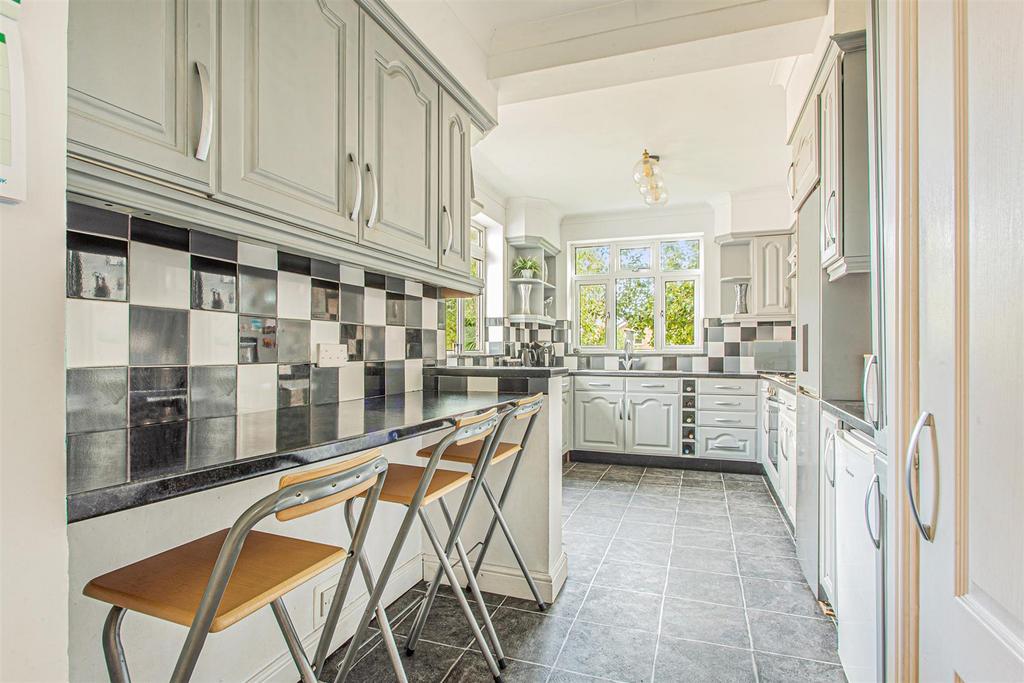 Kitchen/Breakfast Room