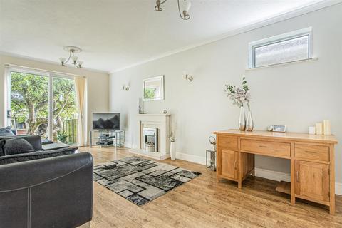 4 bedroom detached bungalow for sale, Common Road, Hanham, Bristol