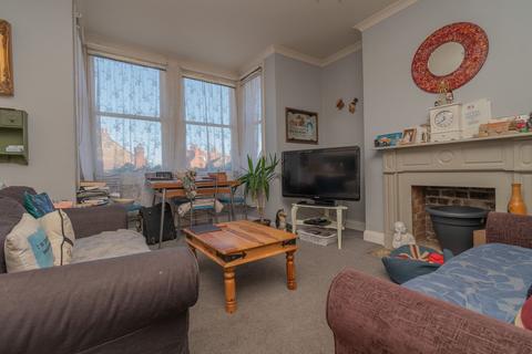 2 bedroom flat for sale, Lyndhurst Road, Ramsgate, CT11