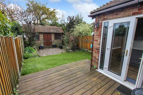 3 bedroom end of terrace house to rent, Western Road, Leigh-on-Sea, Essex, SS9