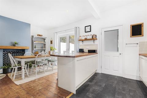 3 bedroom end of terrace house for sale, Hales Road, Cheltenham