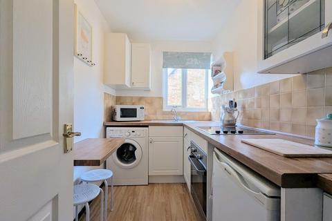 2 Caesars Close, Bancroft, Milton Keynes, MK13 0QD