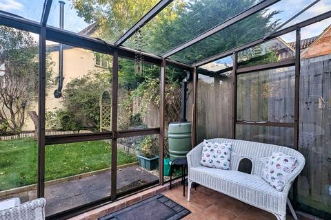 2 Caesars Close, Bancroft, Milton Keynes, MK13 0QD